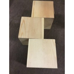 Cubes de bois decoratifs